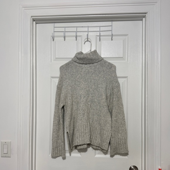 H&M sweater bundle - Picture 4 of 5